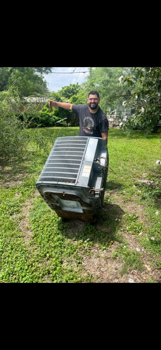 Ralph Oliver giving a thumbs up after a completed job